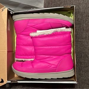 Women’s Winter Boots New size 8